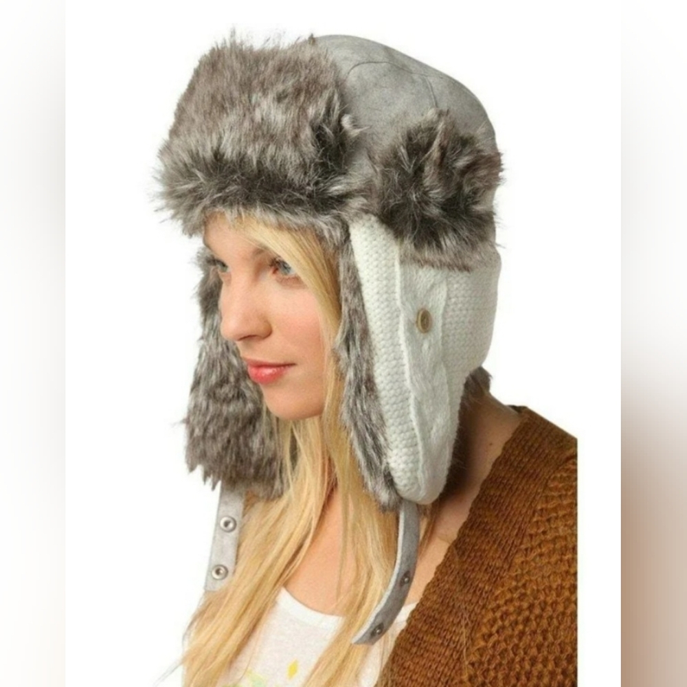 BDG,  Wool-Lined Gray and Cream Knitted Trapper Hat.